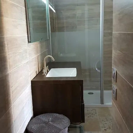 F2 Contemporain Refait A Neuf Avec Terrasse A 5 Minutes De La Apartment La Seyne-sur-Mer