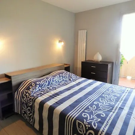 Apartment F2 Contemporain Refait A Neuf Avec Terrasse A 5 Minutes De La *